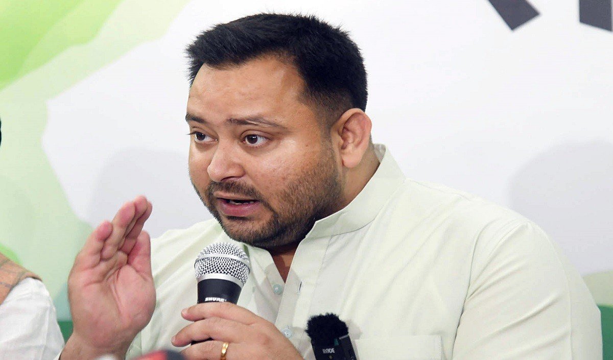 200 units of free electricity and Rs 1500 pension to the elderly Tejashwi announced in Bihar