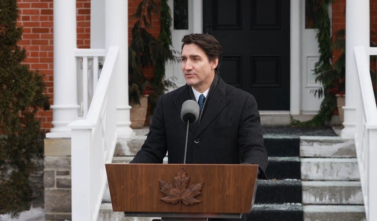 trudeau large 1651 19