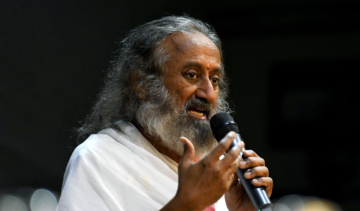 sri sri ravi shankar large 1802 21