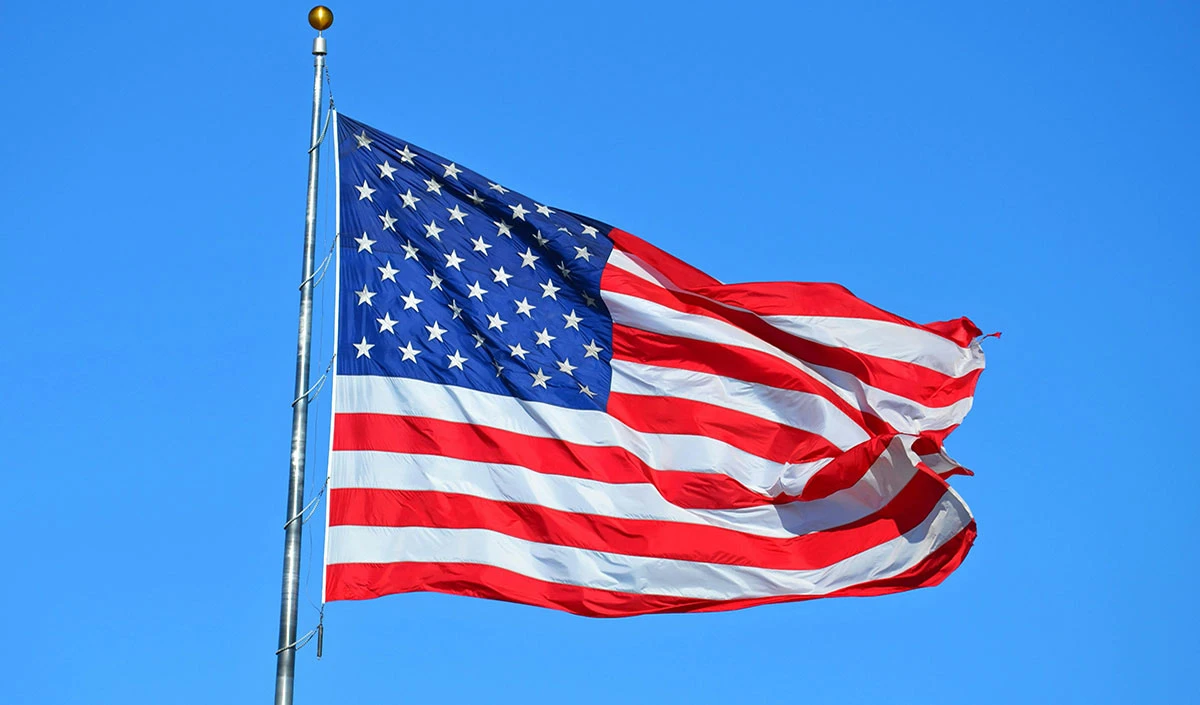 us flag large 1440 23.webp