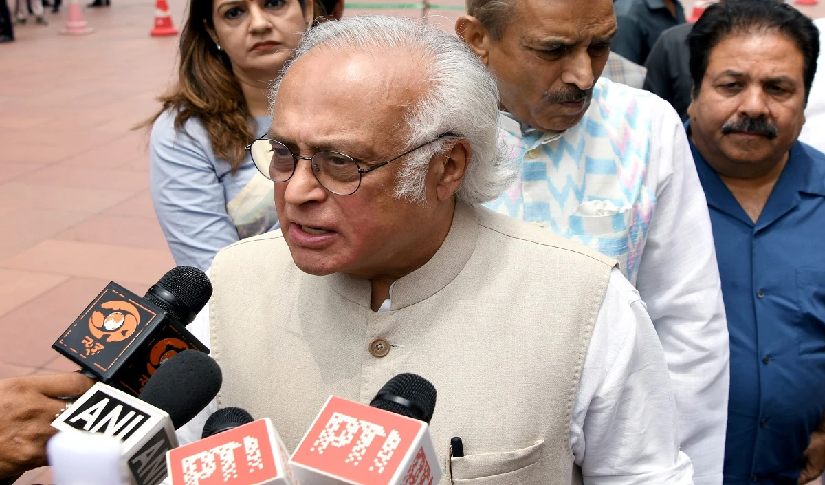 The difference between being in Congress and Congress being … Jairam Ramesh’s sarcasm on Shashi Tharoor
