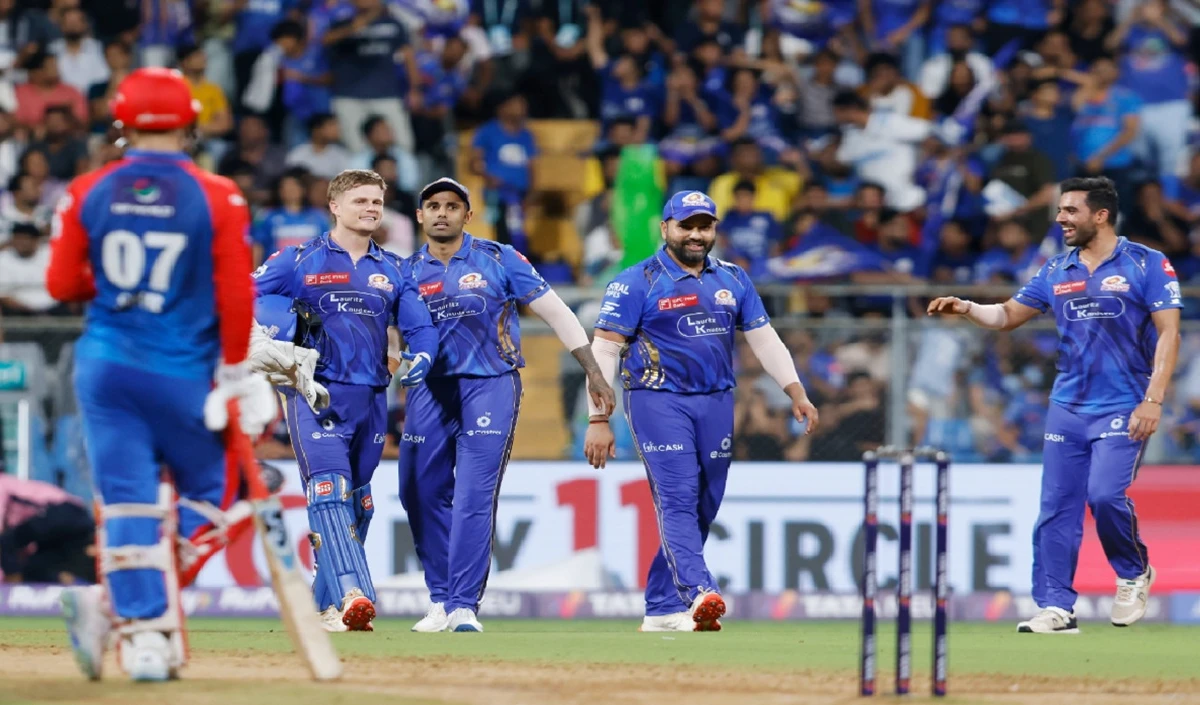 ipl 2025 mi vs dc mumbai indians qualify for playoffs defeat delhi capitals