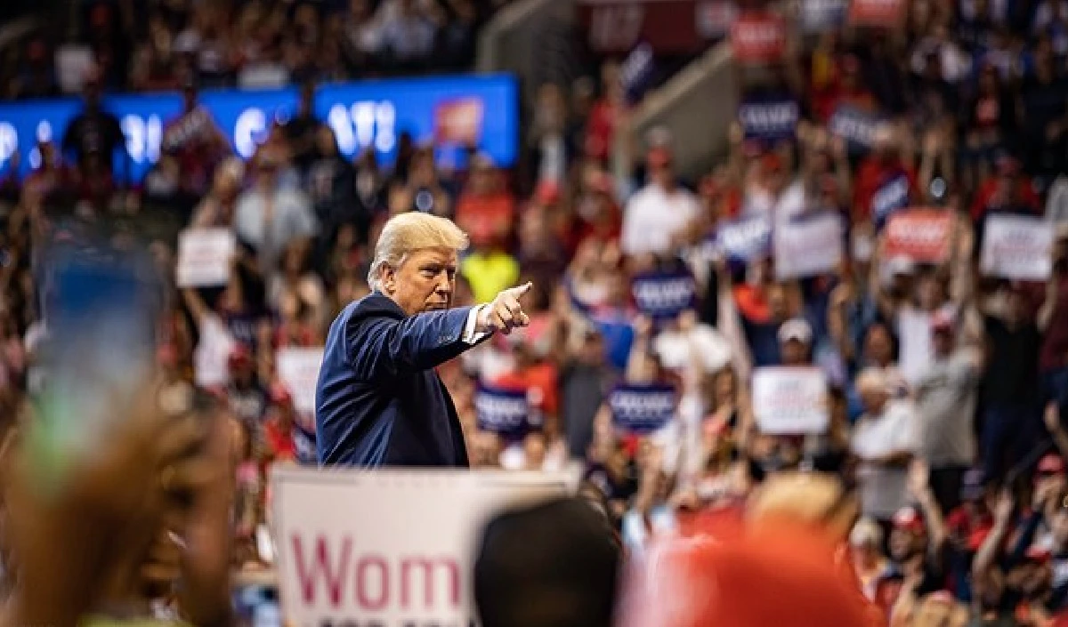52 percent said he was a dangerous dictator why did trump popularity fall to 41