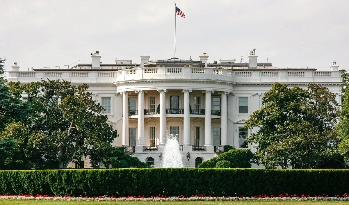 white house large 1137 153.webp