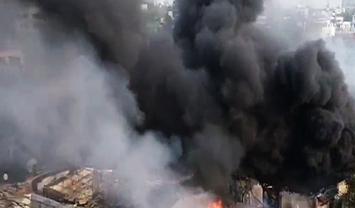 fire large 1835 153.webp
