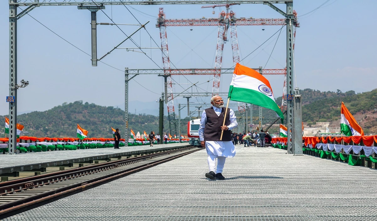 modi large 1307 19.webp