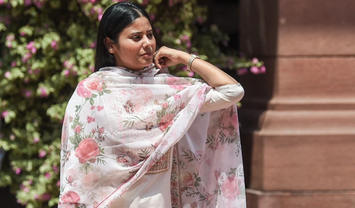 priya saroj large 1642 8.webp
