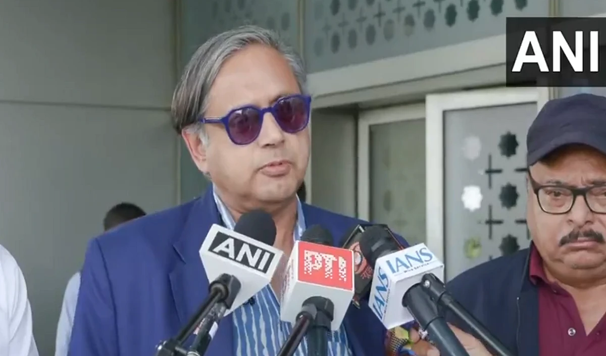 shashi tharoor large 1749 8.webp